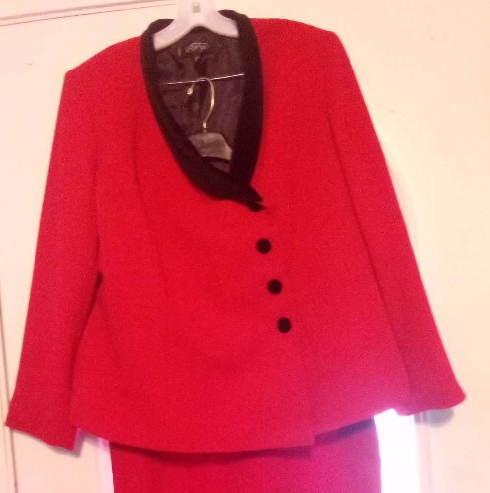 Kasper Ladies 2Piece Suit